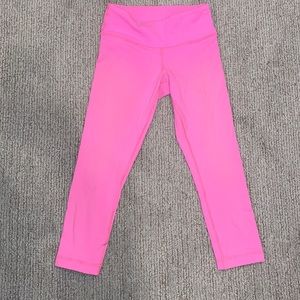 Lululemon bright pink capri